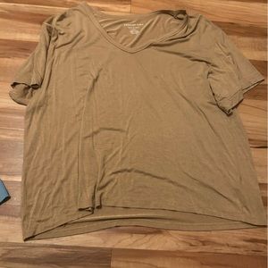 American eagle v-neck top